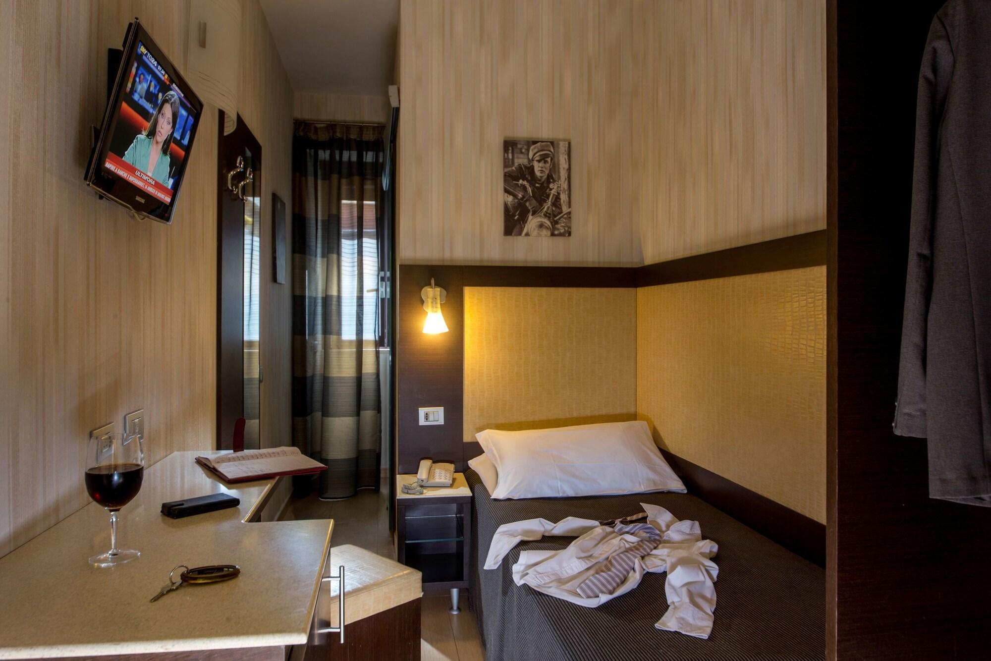 Hotel Dei Mille Rzym Zewnętrze zdjęcie