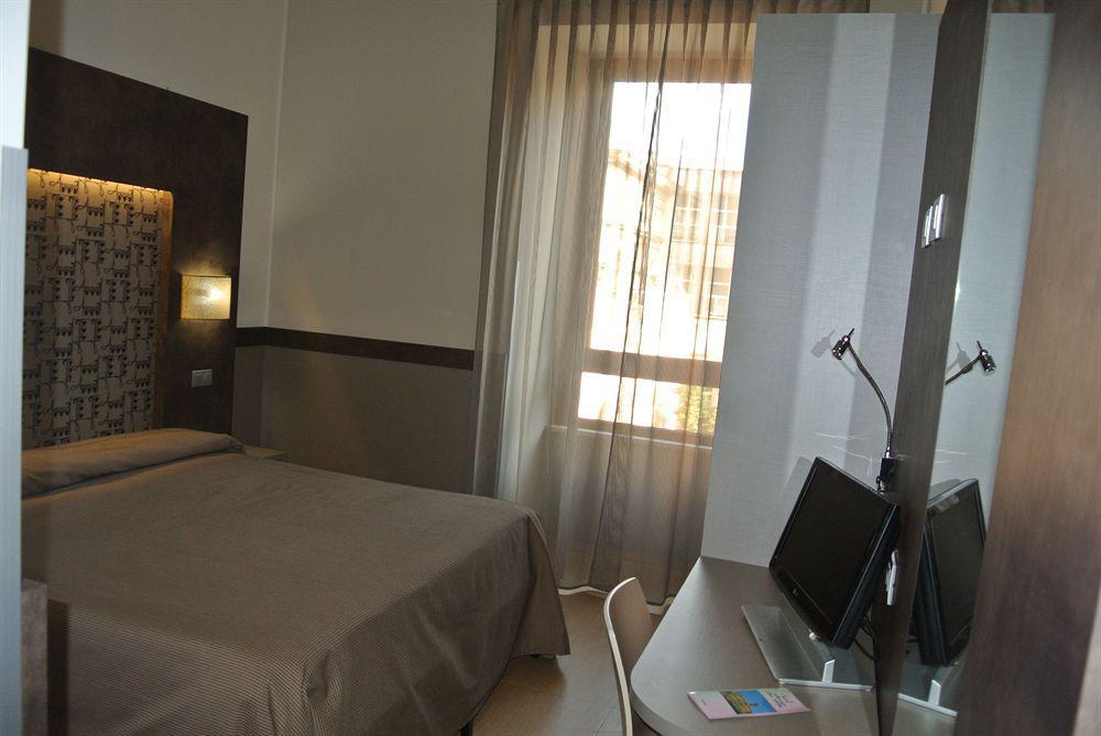 Hotel Dei Mille Rzym Zewnętrze zdjęcie